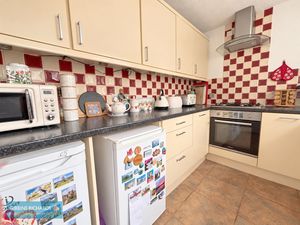 Kitchen- click for photo gallery